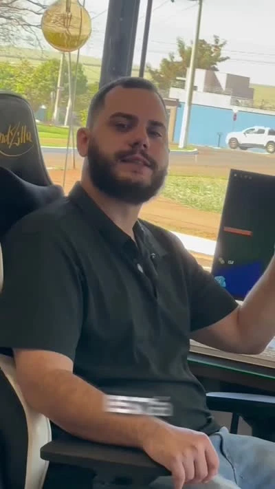 Cliente em uma loja de informática